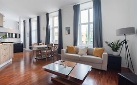 Cozy And Central City Apartment At The Belvedere